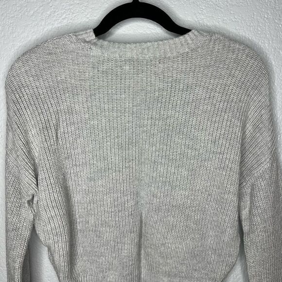 Hollister Crop Long Sleeve Crew Neck Light Gray Women’s Sweater Sz Small - Picture 6 of 10